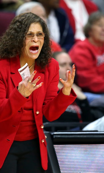 Whalen gets first win, and C. Vivian Stringer picks up 999th